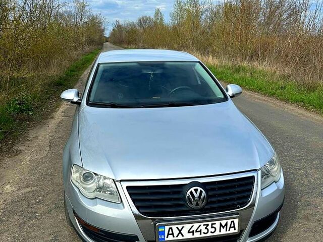 Серый Фольксваген Пассат, объемом двигателя 1.6 л и пробегом 210 тыс. км за 6200 $, фото 5 на Automoto.ua