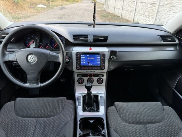 Серый Фольксваген Пассат, объемом двигателя 2 л и пробегом 350 тыс. км за 3100 $, фото 7 на Automoto.ua