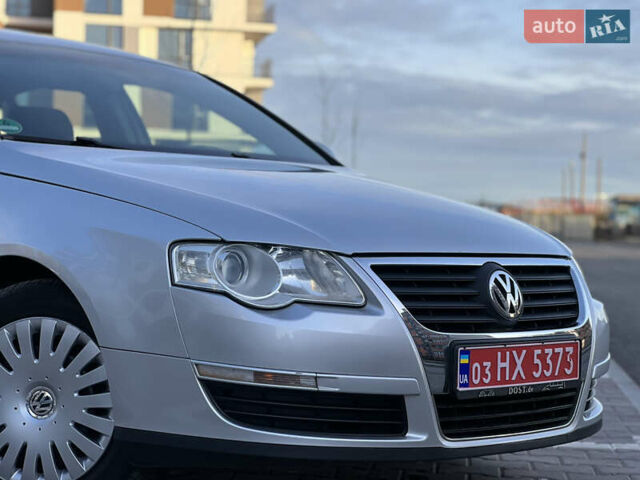 Серый Фольксваген Пассат, объемом двигателя 1.6 л и пробегом 227 тыс. км за 5599 $, фото 19 на Automoto.ua
