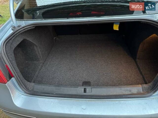 Сірий Фольксваген Пассат, об'ємом двигуна 1.6 л та пробігом 306 тис. км за 5800 $, фото 5 на Automoto.ua