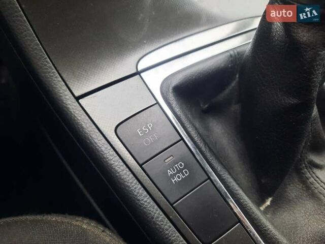 Серый Фольксваген Пассат, объемом двигателя 1.6 л и пробегом 175 тыс. км за 6850 $, фото 90 на Automoto.ua