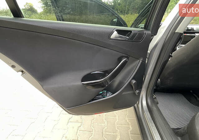 Серый Фольксваген Пассат, объемом двигателя 2 л и пробегом 300 тыс. км за 6500 $, фото 39 на Automoto.ua