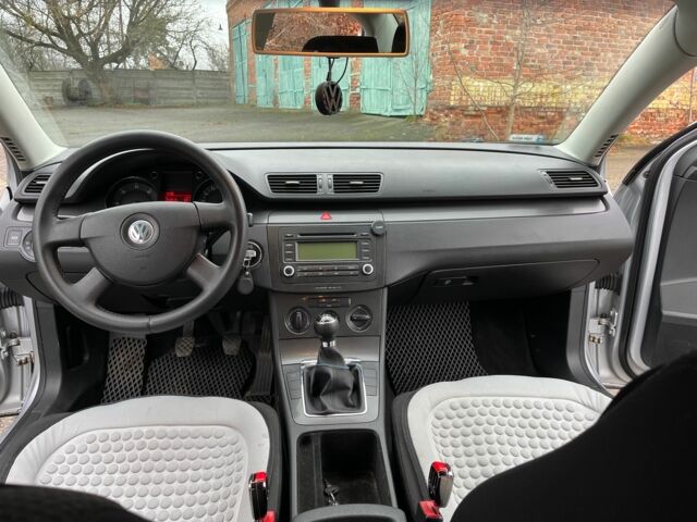 Сірий Фольксваген Пассат, об'ємом двигуна 1.9 л та пробігом 344 тис. км за 3150 $, фото 9 на Automoto.ua