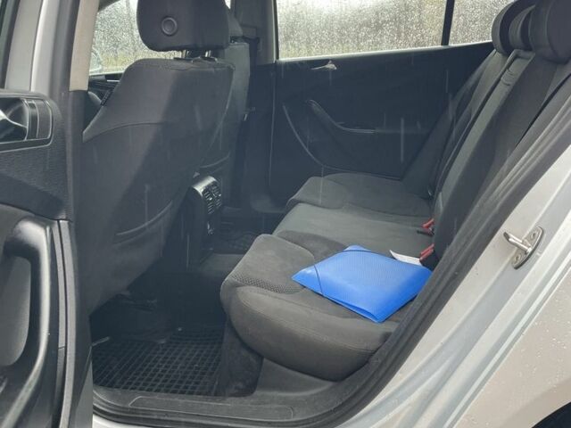 Серый Фольксваген Пассат, объемом двигателя 2 л и пробегом 400 тыс. км за 2444 $, фото 14 на Automoto.ua