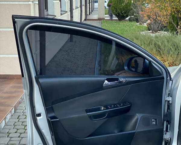 Серый Фольксваген Пассат, объемом двигателя 2 л и пробегом 270 тыс. км за 5750 $, фото 65 на Automoto.ua