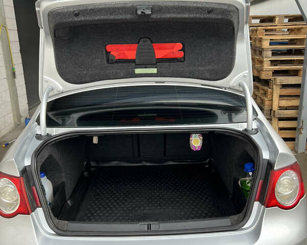 Серый Фольксваген Пассат, объемом двигателя 1.98 л и пробегом 253 тыс. км за 3999 $, фото 12 на Automoto.ua