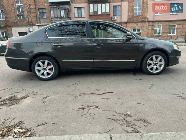 Фольксваген Пассат 2006 у Бердичеве на Automoto.ua Сірий Фольксваген Пассат, об'ємом двигуна 1.9 л та пробігом 330 тис. км за 5700 $, фото 6 на Automoto.ua