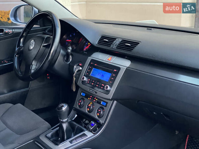 Серый Фольксваген Пассат, объемом двигателя 2 л и пробегом 270 тыс. км за 5750 $, фото 51 на Automoto.ua