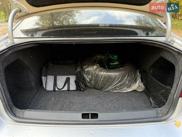 Серый Фольксваген Пассат, объемом двигателя 1.6 л и пробегом 264 тыс. км за 5900 $, фото 16 на Automoto.ua