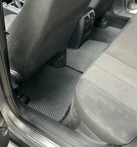 Серый Фольксваген Пассат, объемом двигателя 2 л и пробегом 300 тыс. км за 6500 $, фото 13 на Automoto.ua