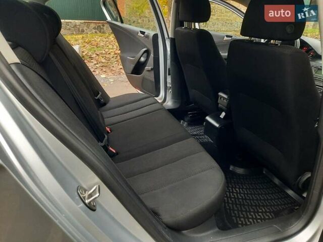 Серый Фольксваген Пассат, объемом двигателя 1.6 л и пробегом 175 тыс. км за 6850 $, фото 47 на Automoto.ua