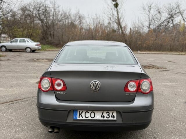 Серый Фольксваген Пассат, объемом двигателя 2 л и пробегом 250 тыс. км за 2900 $, фото 7 на Automoto.ua