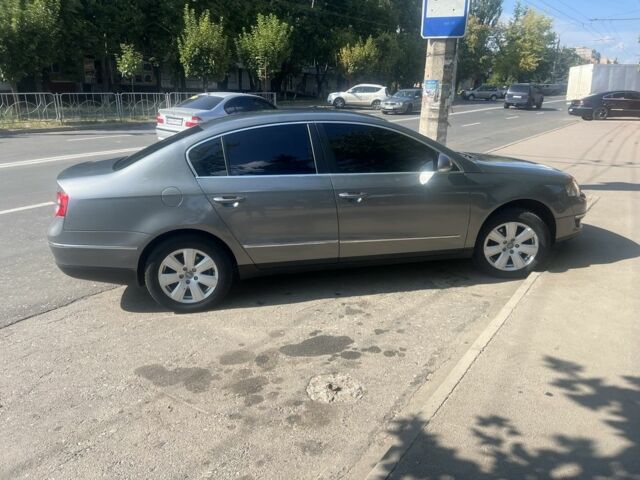Фольксваген Пассат 2006 в Харькове на Automoto.ua Серый Фольксваген Пассат, объемом двигателя 2 л и пробегом 343 тыс. км за 6700 $, фото 3 на Automoto.ua