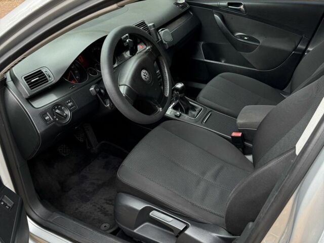 Серый Фольксваген Пассат, объемом двигателя 1.6 л и пробегом 264 тыс. км за 5900 $, фото 8 на Automoto.ua