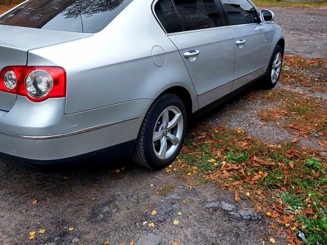 Серый Фольксваген Пассат, объемом двигателя 1.6 л и пробегом 139 тыс. км за 7800 $, фото 3 на Automoto.ua