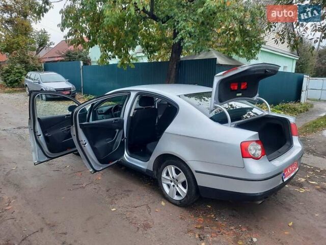 Серый Фольксваген Пассат, объемом двигателя 1.6 л и пробегом 175 тыс. км за 6850 $, фото 68 на Automoto.ua