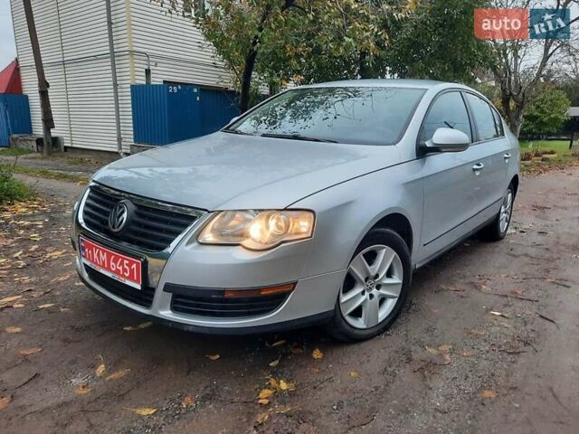 Серый Фольксваген Пассат, объемом двигателя 1.6 л и пробегом 175 тыс. км за 6850 $, фото 109 на Automoto.ua