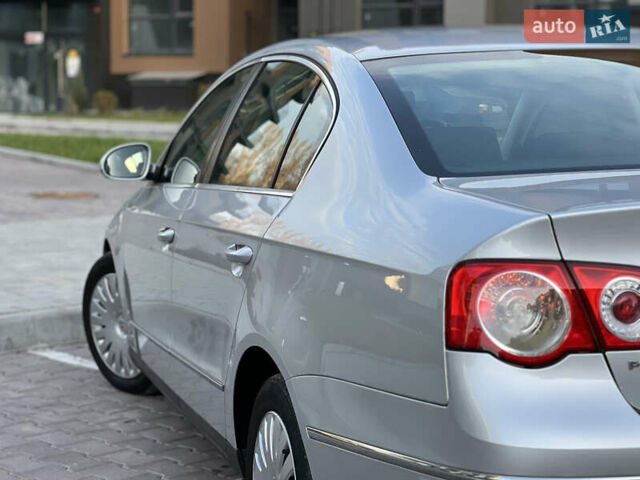 Серый Фольксваген Пассат, объемом двигателя 1.6 л и пробегом 227 тыс. км за 5599 $, фото 49 на Automoto.ua