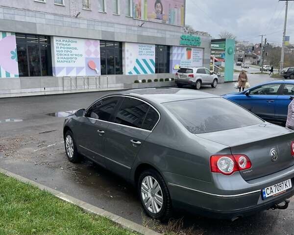 Серый Фольксваген Пассат, объемом двигателя 1.6 л и пробегом 256 тыс. км за 5800 $, фото 6 на Automoto.ua