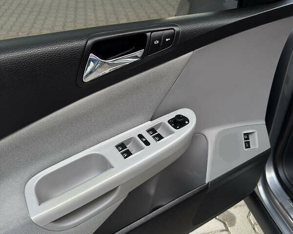 Сірий Фольксваген Пассат, об'ємом двигуна 1.98 л та пробігом 268 тис. км за 7000 $, фото 13 на Automoto.ua