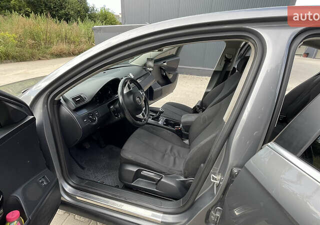 Серый Фольксваген Пассат, объемом двигателя 2 л и пробегом 300 тыс. км за 6500 $, фото 28 на Automoto.ua