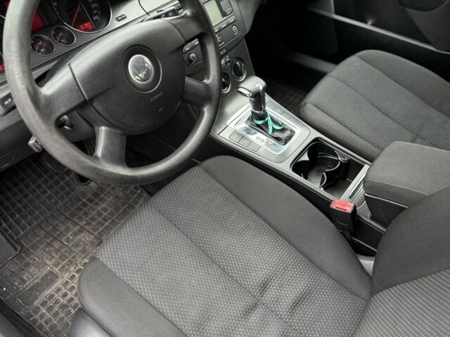 Серый Фольксваген Пассат, объемом двигателя 2 л и пробегом 250 тыс. км за 2900 $, фото 8 на Automoto.ua