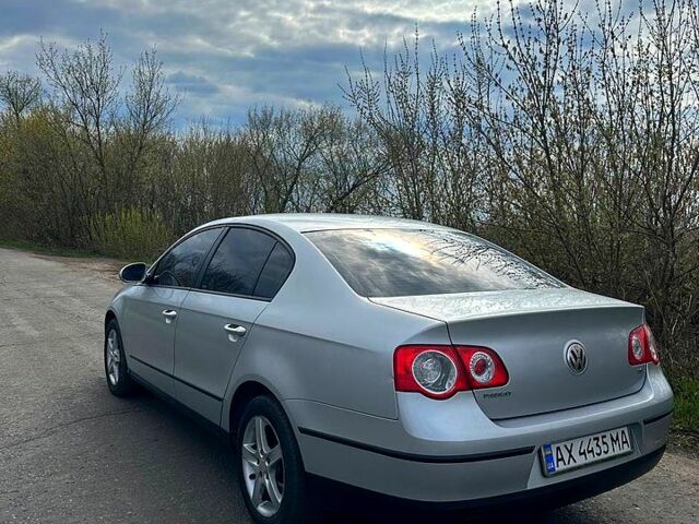 Серый Фольксваген Пассат, объемом двигателя 1.6 л и пробегом 210 тыс. км за 6200 $, фото 2 на Automoto.ua