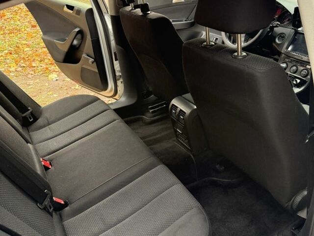 Серый Фольксваген Пассат, объемом двигателя 1.6 л и пробегом 264 тыс. км за 5900 $, фото 10 на Automoto.ua