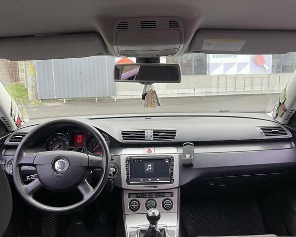 Серый Фольксваген Пассат, объемом двигателя 1.6 л и пробегом 256 тыс. км за 5800 $, фото 8 на Automoto.ua