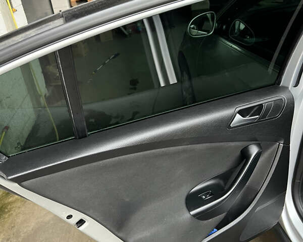 Серый Фольксваген Пассат, объемом двигателя 1.98 л и пробегом 253 тыс. км за 3999 $, фото 19 на Automoto.ua