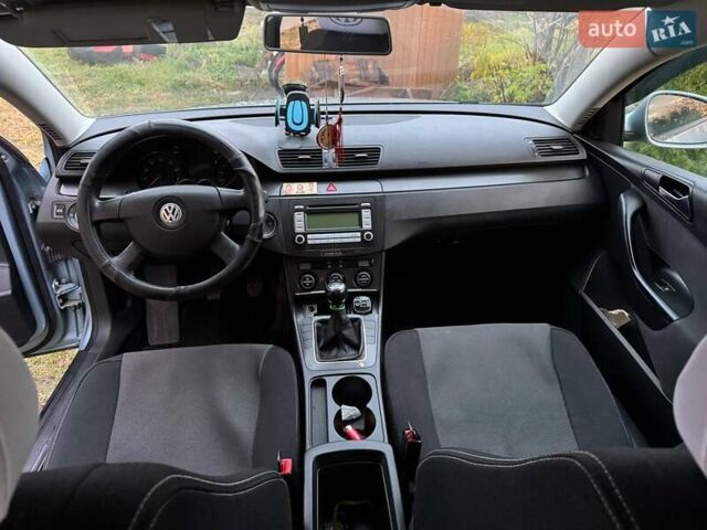 Сірий Фольксваген Пассат, об'ємом двигуна 1.6 л та пробігом 306 тис. км за 5800 $, фото 10 на Automoto.ua