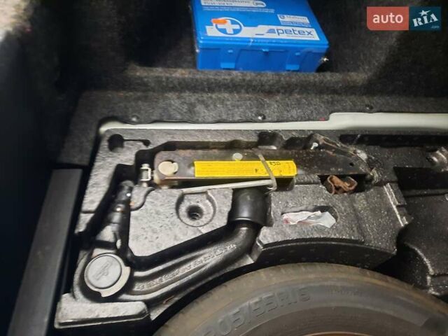 Серый Фольксваген Пассат, объемом двигателя 1.6 л и пробегом 175 тыс. км за 6850 $, фото 61 на Automoto.ua