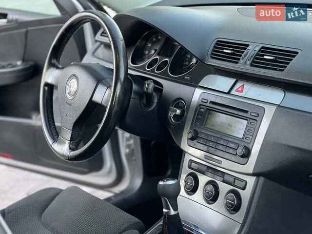 Серый Фольксваген Пассат, объемом двигателя 1.6 л и пробегом 227 тыс. км за 5599 $, фото 71 на Automoto.ua