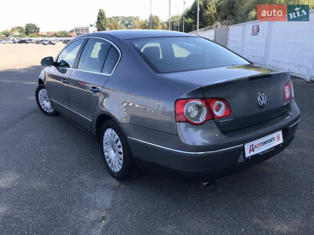 Серый Фольксваген Пассат, объемом двигателя 2 л и пробегом 208 тыс. км за 6800 $, фото 1 на Automoto.ua