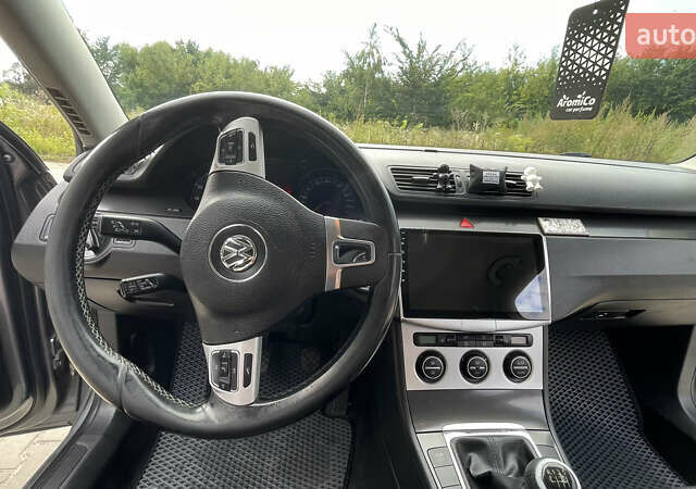 Серый Фольксваген Пассат, объемом двигателя 2 л и пробегом 300 тыс. км за 6500 $, фото 35 на Automoto.ua