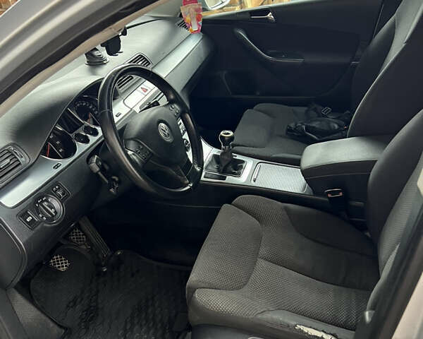 Серый Фольксваген Пассат, объемом двигателя 1.98 л и пробегом 253 тыс. км за 3999 $, фото 14 на Automoto.ua