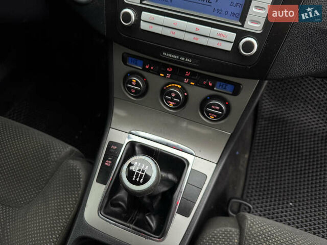 Серый Фольксваген Пассат, объемом двигателя 2 л и пробегом 285 тыс. км за 4750 $, фото 20 на Automoto.ua