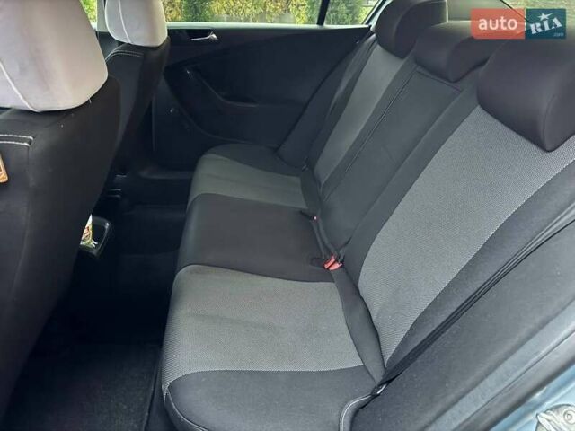 Сірий Фольксваген Пассат, об'ємом двигуна 1.6 л та пробігом 306 тис. км за 5800 $, фото 9 на Automoto.ua