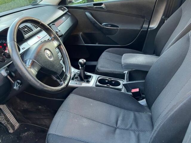 Серый Фольксваген Пассат, объемом двигателя 1.9 л и пробегом 450 тыс. км за 2599 $, фото 4 на Automoto.ua