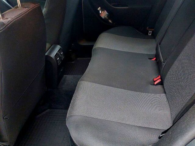 Серый Фольксваген Пассат, объемом двигателя 1.6 л и пробегом 139 тыс. км за 7800 $, фото 7 на Automoto.ua