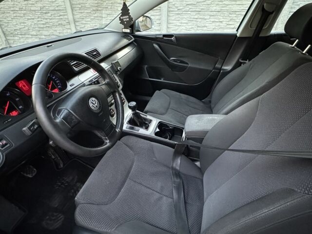 Серый Фольксваген Пассат, объемом двигателя 2 л и пробегом 350 тыс. км за 3100 $, фото 6 на Automoto.ua