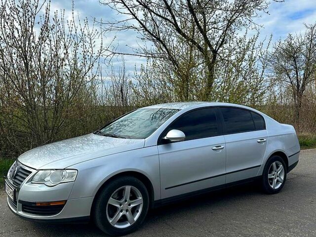 Серый Фольксваген Пассат, объемом двигателя 1.6 л и пробегом 210 тыс. км за 6200 $, фото 3 на Automoto.ua