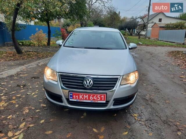 Серый Фольксваген Пассат, объемом двигателя 1.6 л и пробегом 175 тыс. км за 6850 $, фото 94 на Automoto.ua
