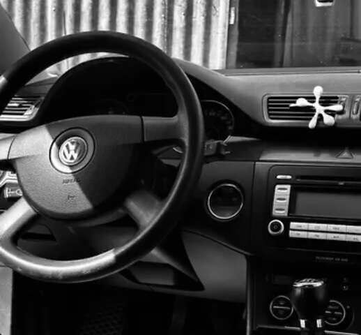 Серый Фольксваген Пассат, объемом двигателя 1.6 л и пробегом 240 тыс. км за 5300 $, фото 3 на Automoto.ua