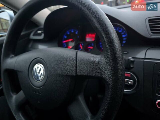 Сірий Фольксваген Пассат, об'ємом двигуна 1.6 л та пробігом 179 тис. км за 6300 $, фото 53 на Automoto.ua