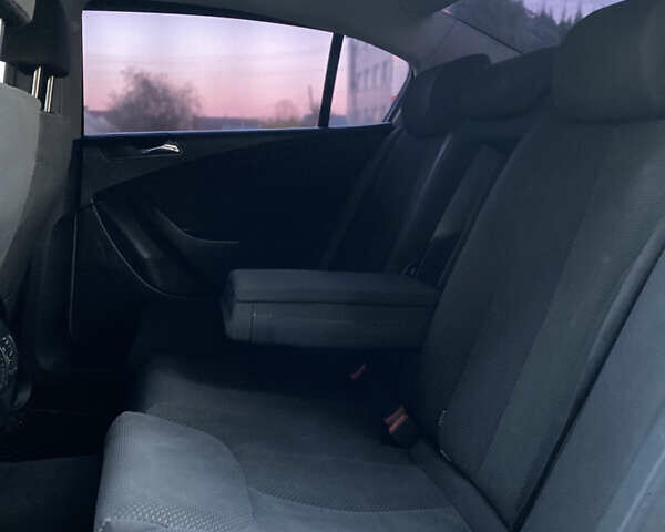 Серый Фольксваген Пассат, объемом двигателя 2 л и пробегом 270 тыс. км за 5750 $, фото 62 на Automoto.ua