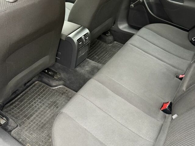 Серый Фольксваген Пассат, объемом двигателя 2 л и пробегом 250 тыс. км за 2900 $, фото 11 на Automoto.ua