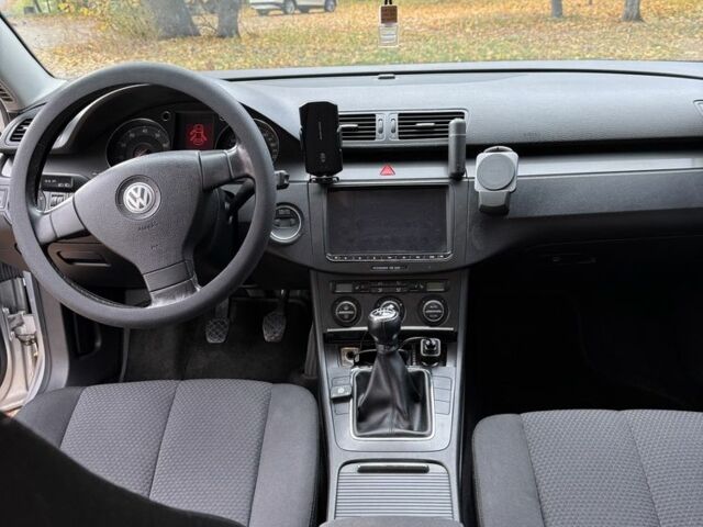 Серый Фольксваген Пассат, объемом двигателя 1.6 л и пробегом 264 тыс. км за 5900 $, фото 11 на Automoto.ua