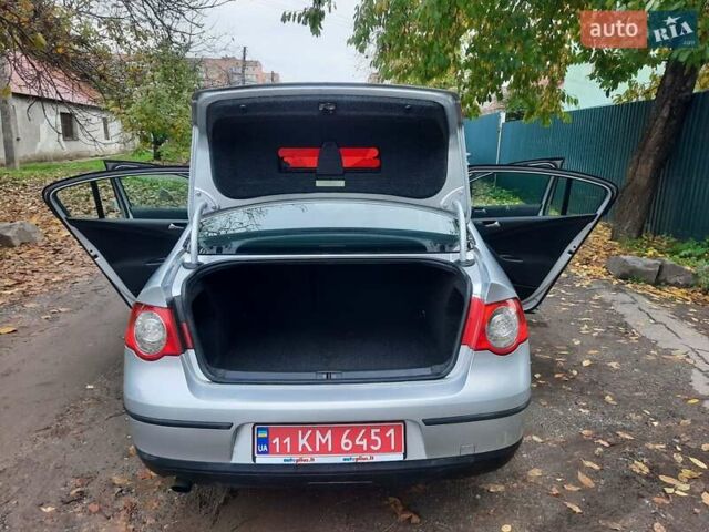 Серый Фольксваген Пассат, объемом двигателя 1.6 л и пробегом 175 тыс. км за 6850 $, фото 64 на Automoto.ua