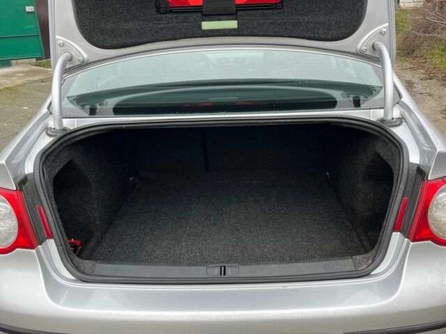 Сірий Фольксваген Пассат, об'ємом двигуна 1.9 л та пробігом 344 тис. км за 3150 $, фото 4 на Automoto.ua